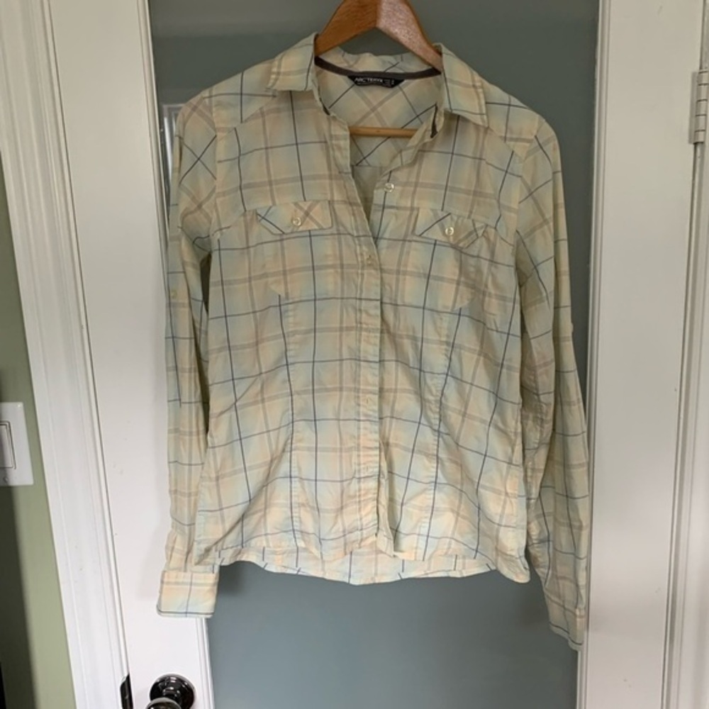 Arc’teryx long sleeve size Medium